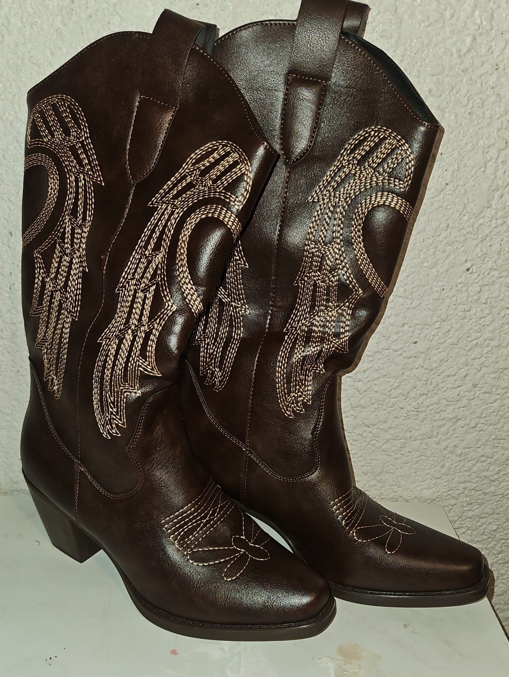Classic Brown Western Embroidered Cowboy Boots - Women's